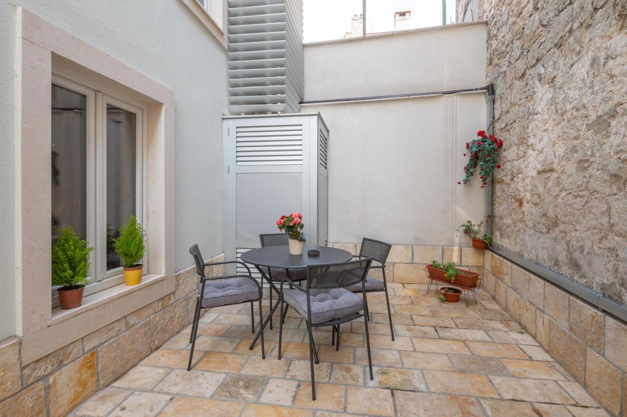 Awesome Stone House Hotell Split Exteriör bild