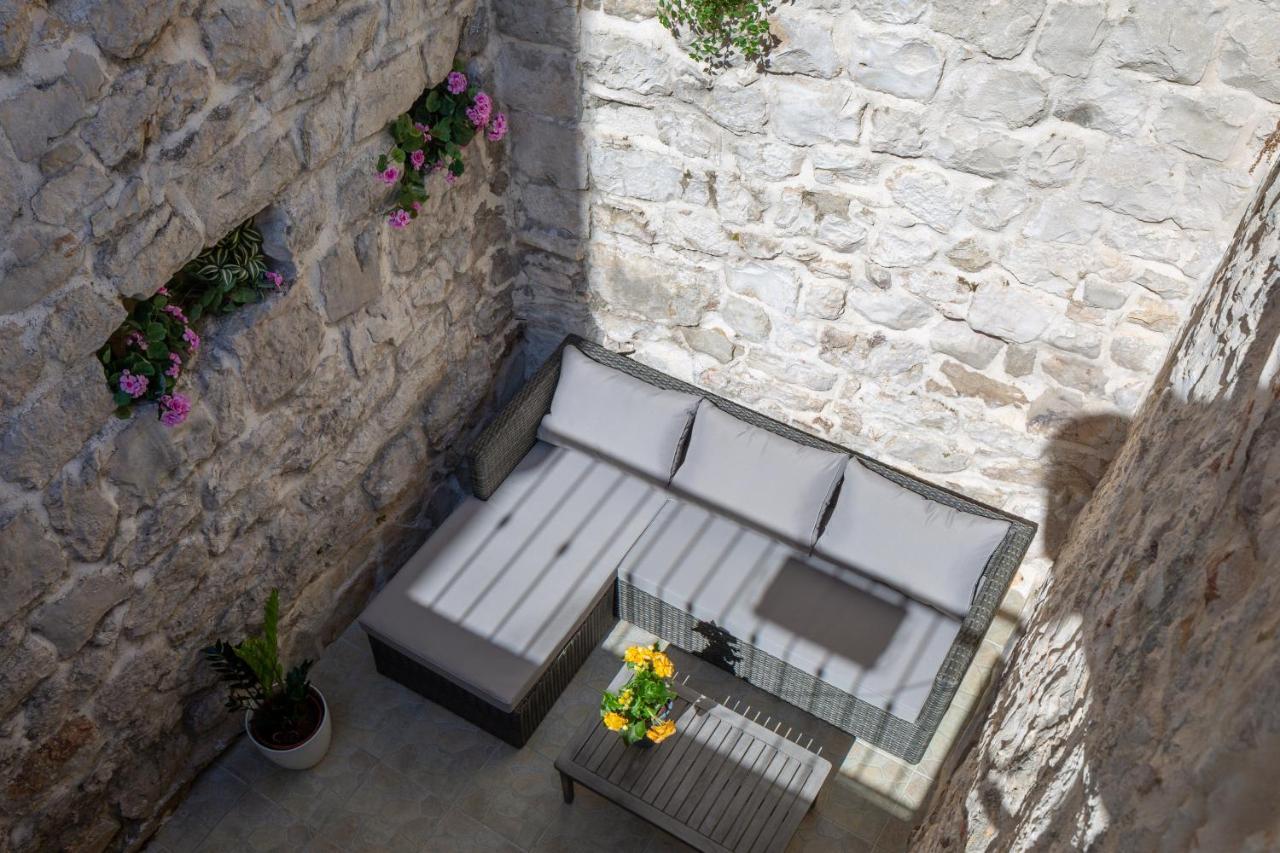 Awesome Stone House Hotell Split Exteriör bild