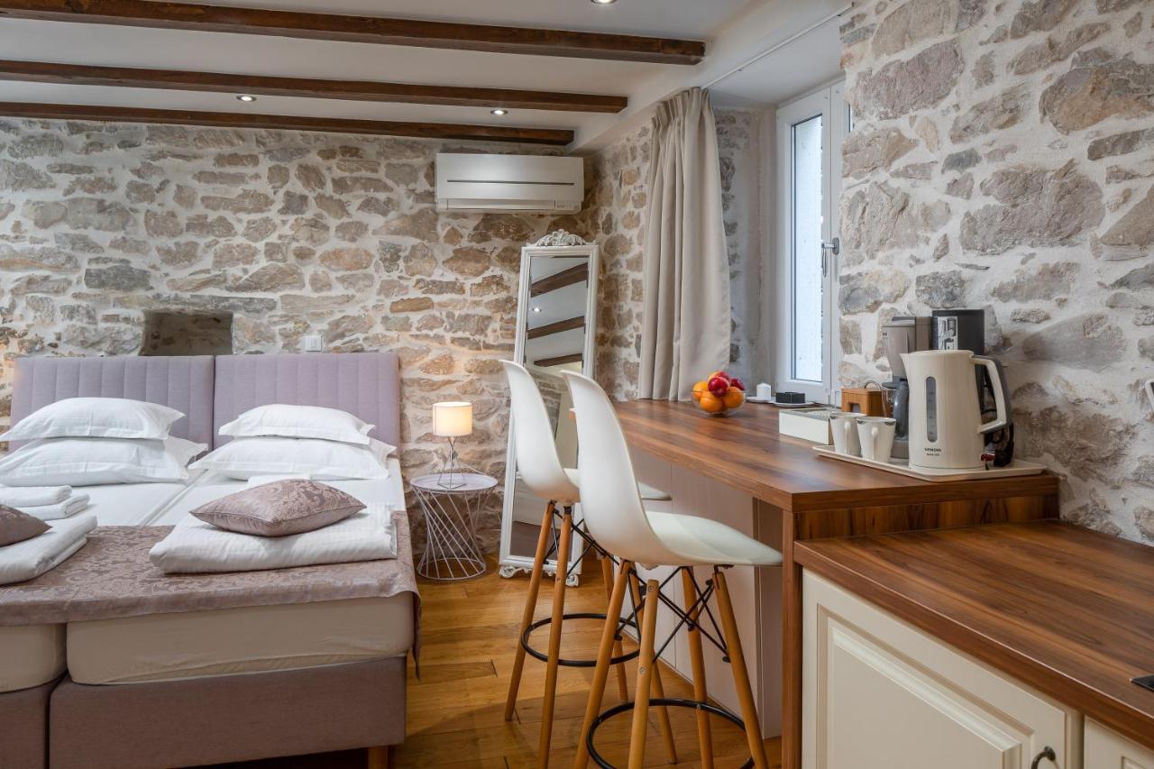 Awesome Stone House Hotell Split Exteriör bild