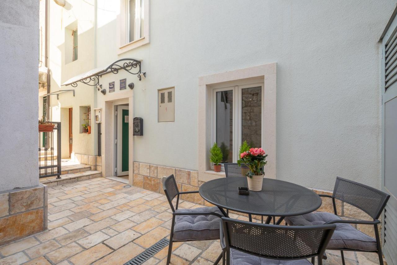 Awesome Stone House Hotell Split Exteriör bild