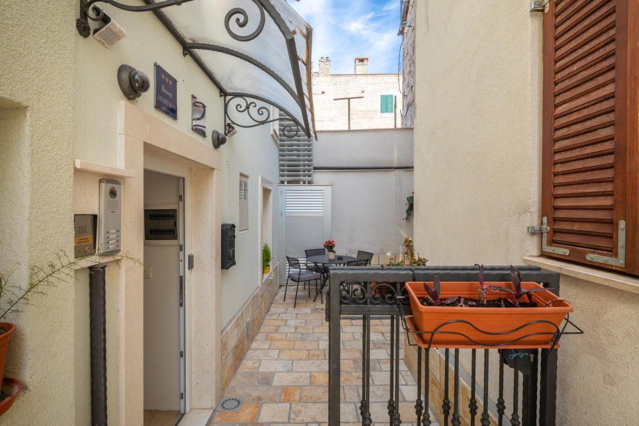 Awesome Stone House Hotell Split Exteriör bild